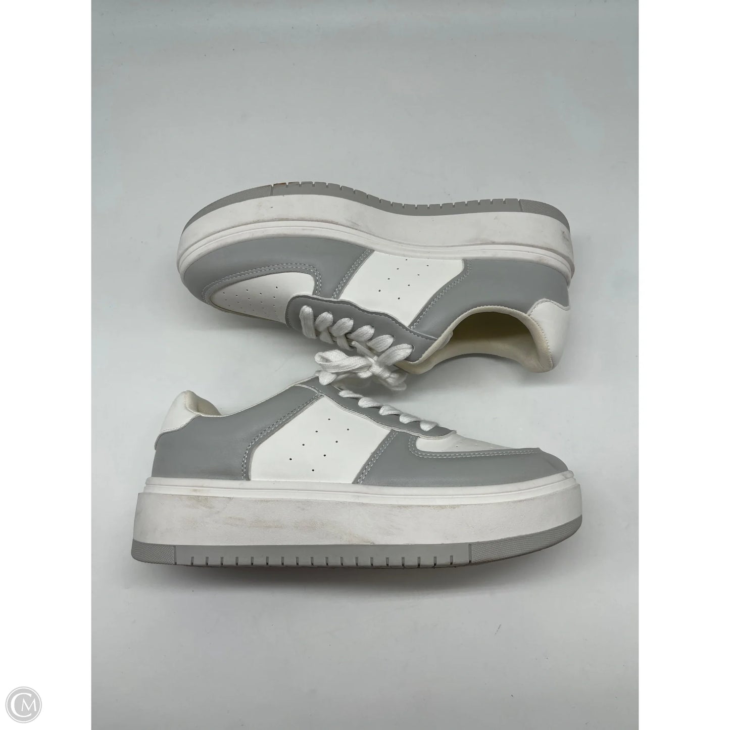 Shoes Sneakers By Madden Girl In White, Size: 8