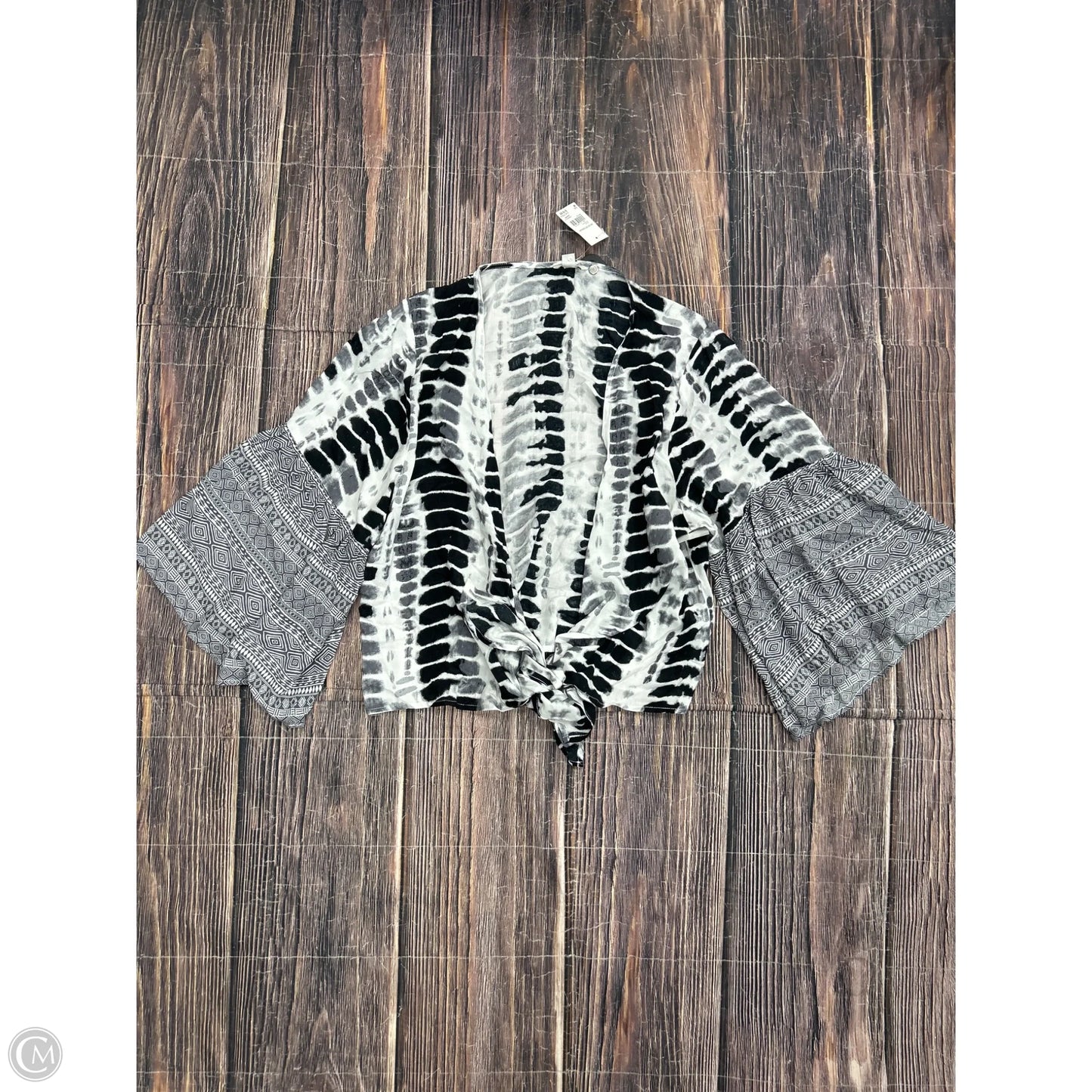 Top Long Sleeve By Cato In Black & White, Size: M