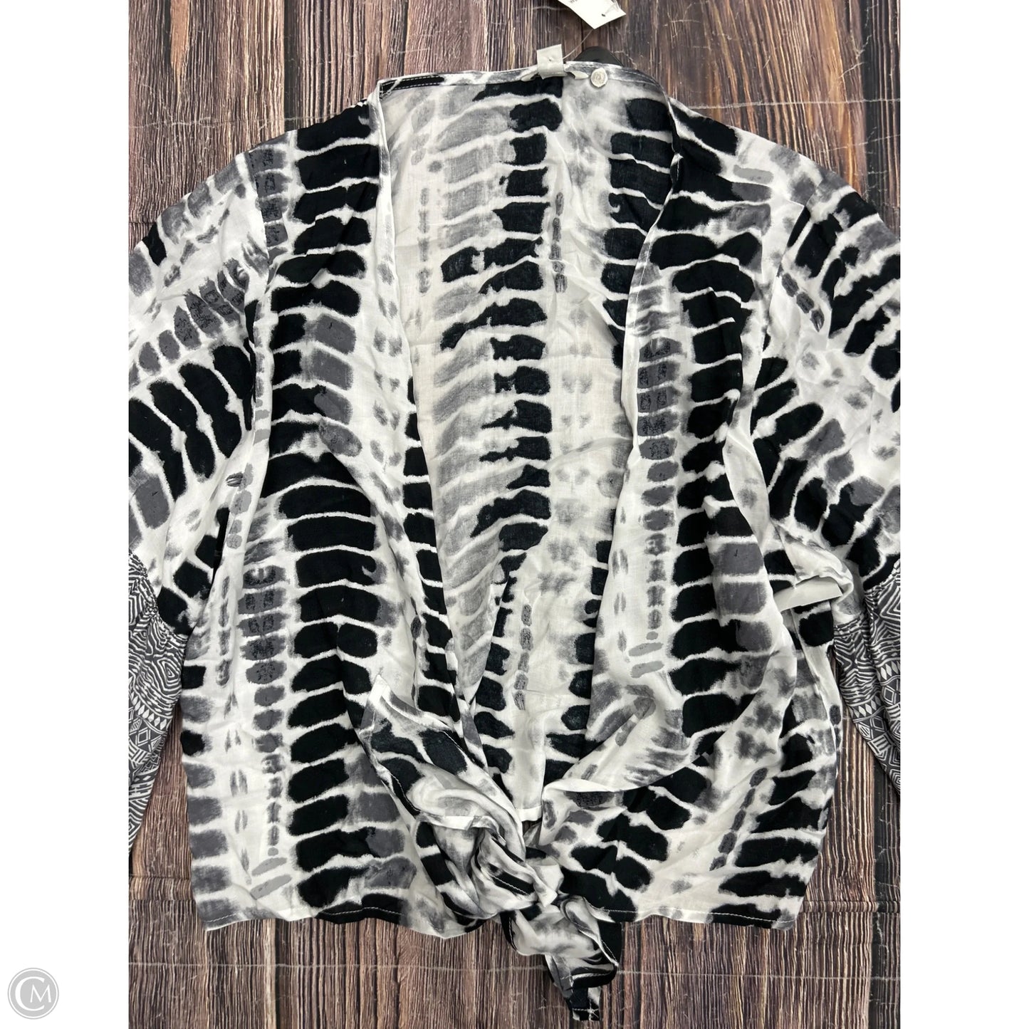Top Long Sleeve By Cato In Black & White, Size: M