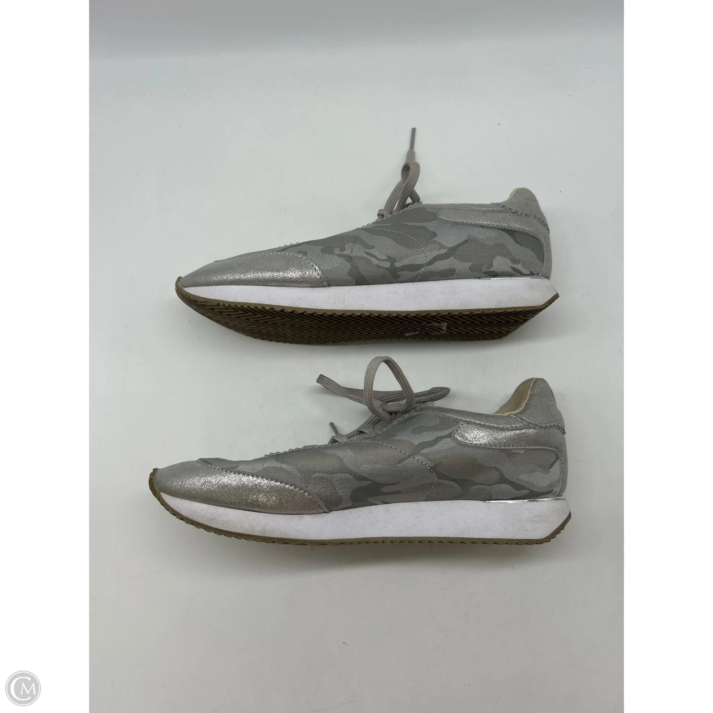 Shoes Sneakers By Dkny In Silver, Size: 8