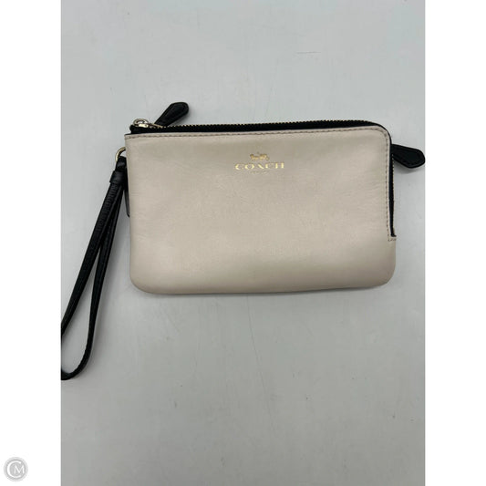Wristlet Designer By Coach, Size: Medium