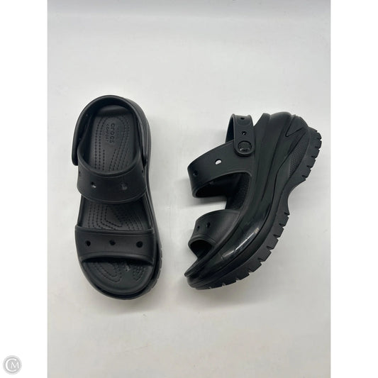 Sandals Heels Platform By Crocs In Black, Size: 6