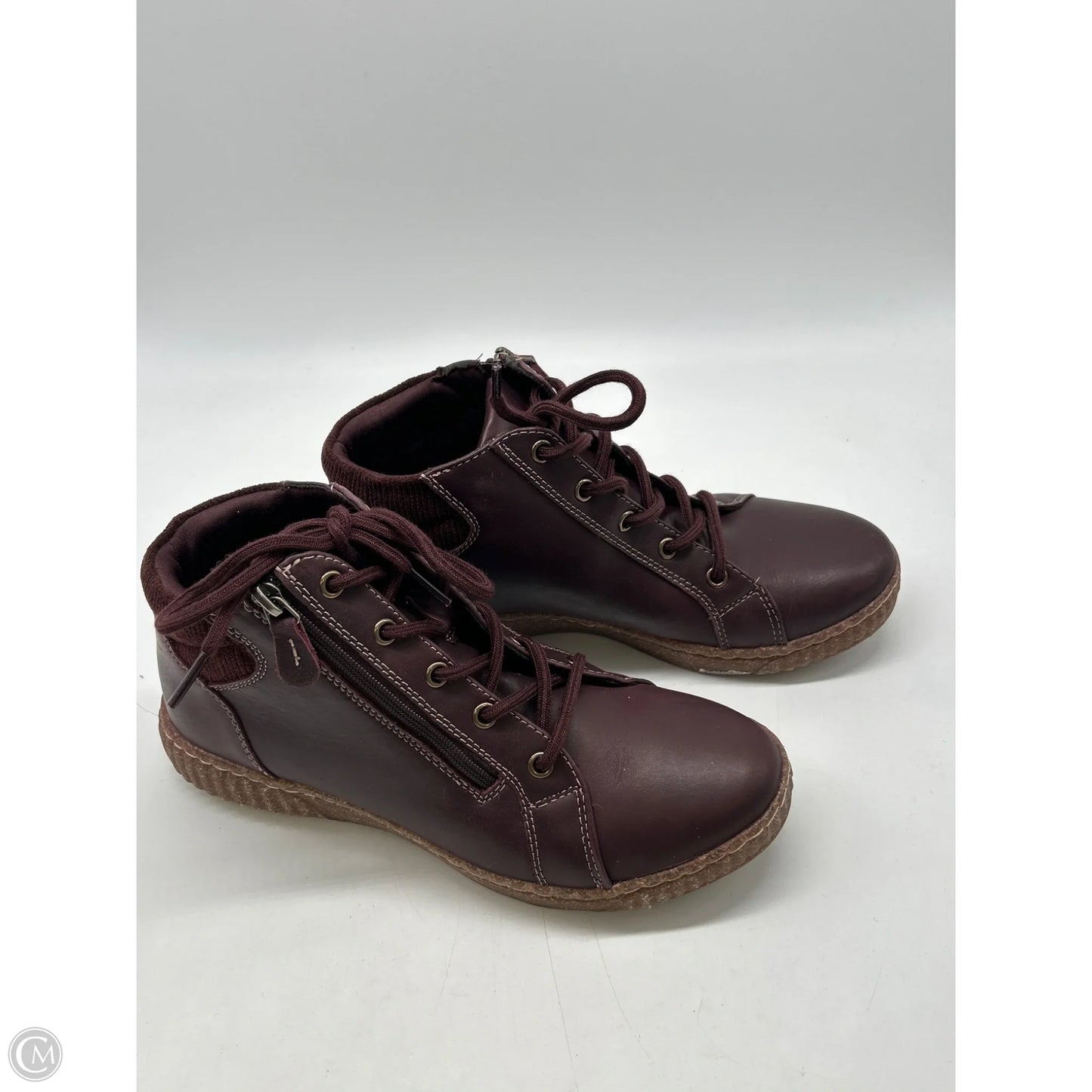 Boots Ankle Flats By Clarks In Maroon, Size: 8.5
