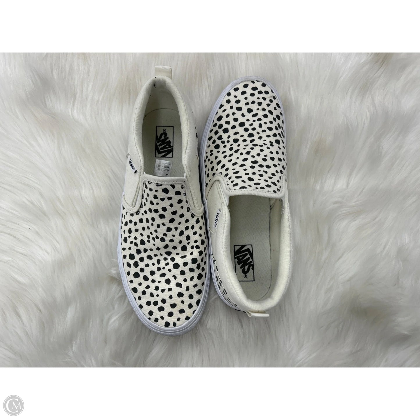Shoes Sneakers By Vans In Cream, Size: 6