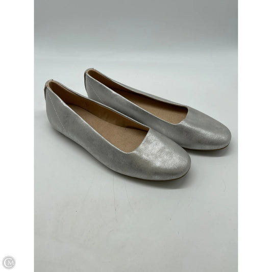 Shoes Flats By Dr Scholls In Silver, Size: 11