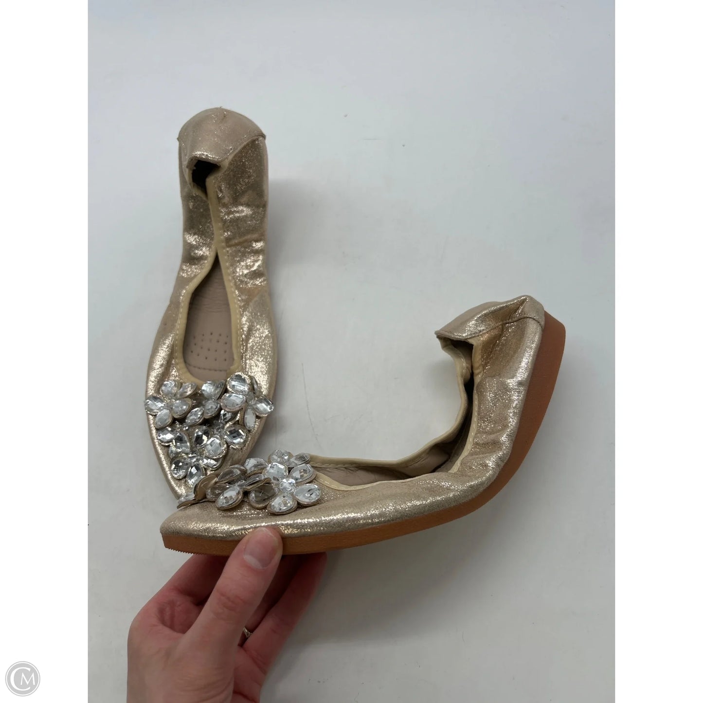 Shoes Flats By Clothes Mentor In Gold, Size: 9