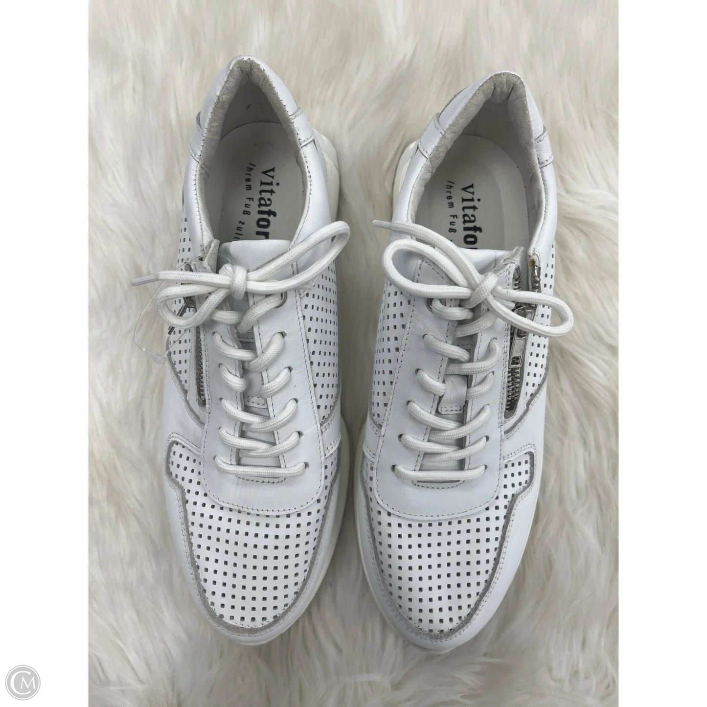Shoes Athletic By Cmc In White, Size: 11