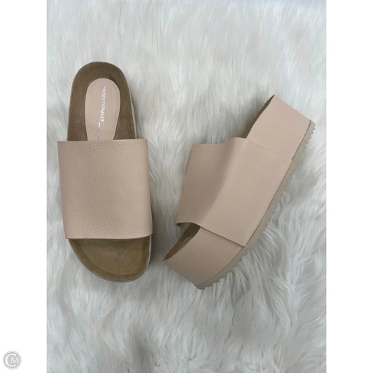 Sandals Heels Wedge By Clothes Mentor In Tan, Size: 10
