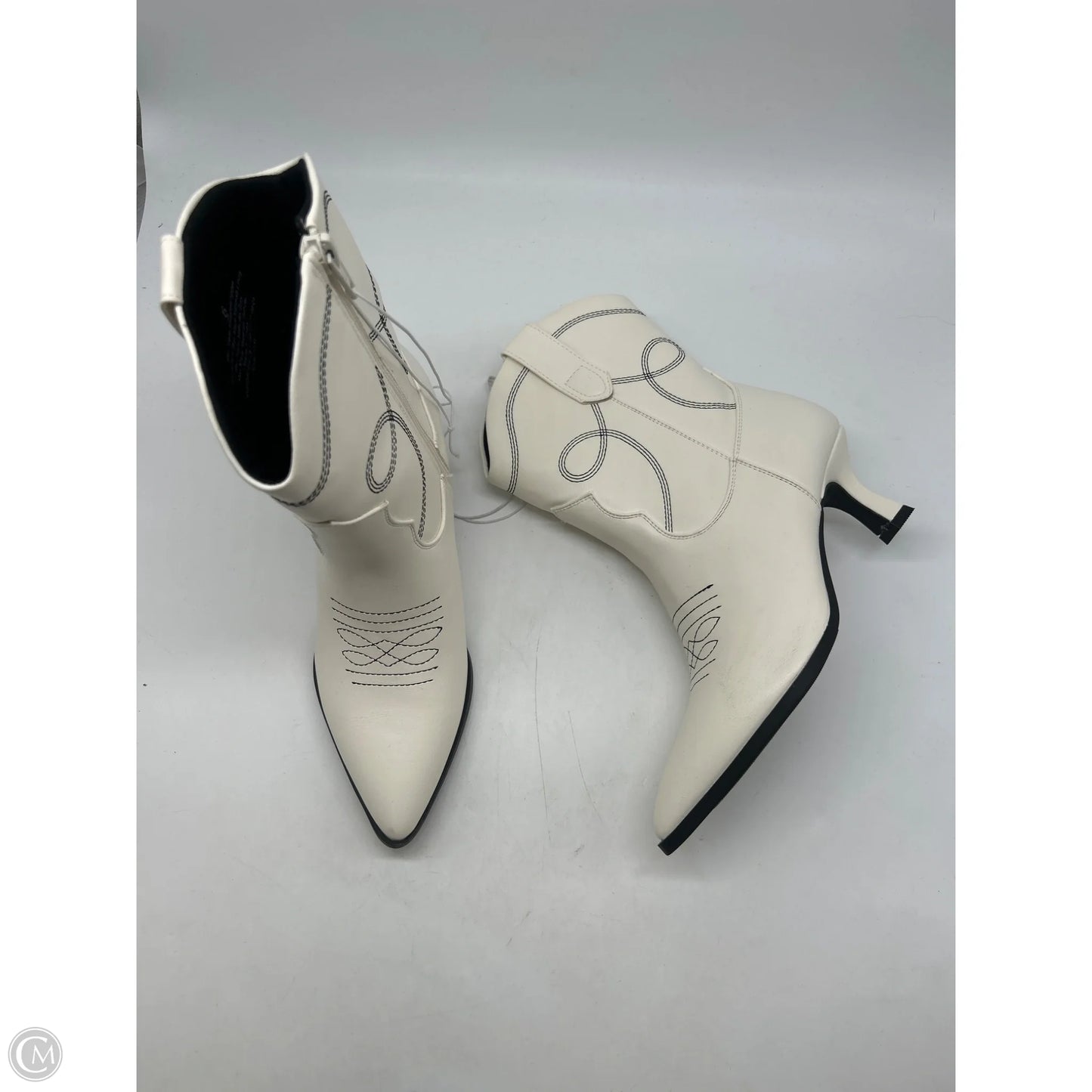 Boots Western By Universal Thread In White, Size: 6