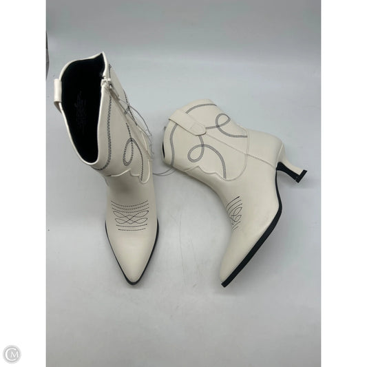 Boots Western By Universal Thread In White, Size: 6