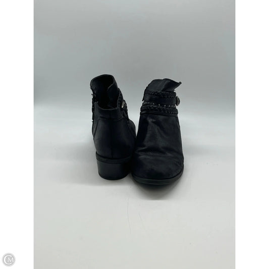 Boots Ankle Flats By Bare Traps In Black, Size: 11