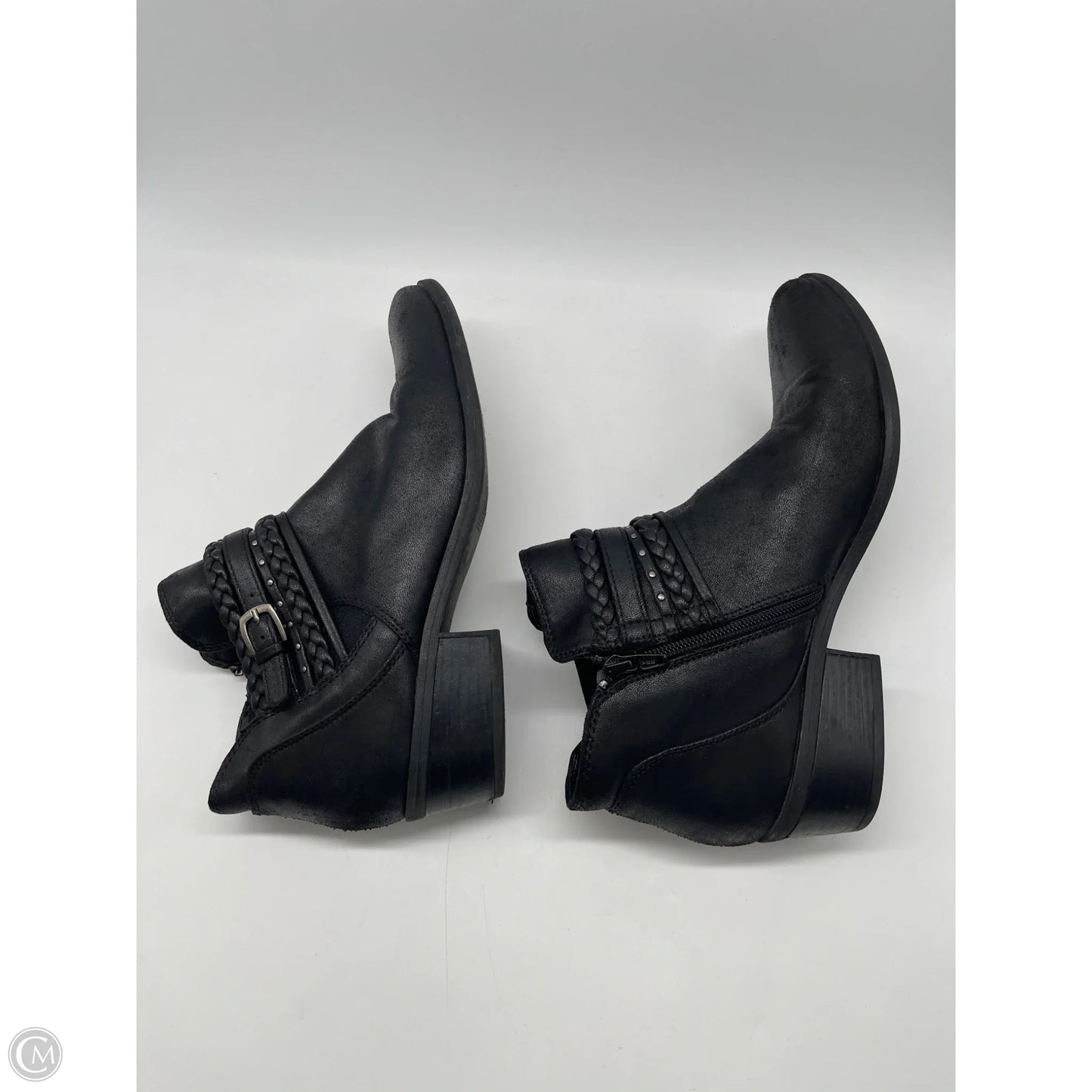 Boots Ankle Flats By Bare Traps In Black, Size: 11