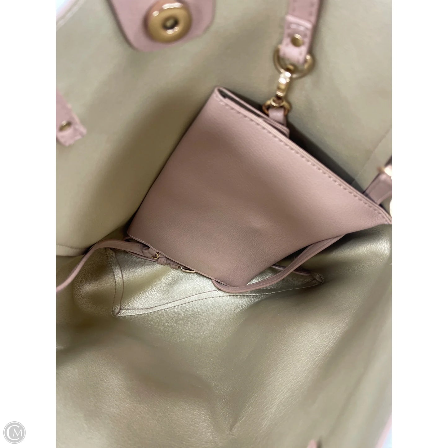 Handbag By Clothes Mentor, Size: Medium