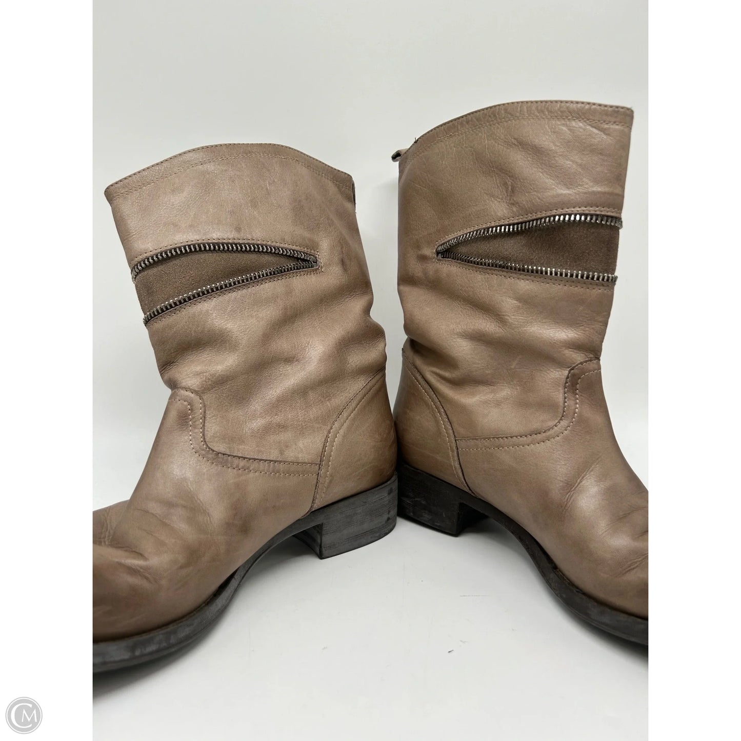 Boots Ankle Flats By Cmb In Brown, Size: 10