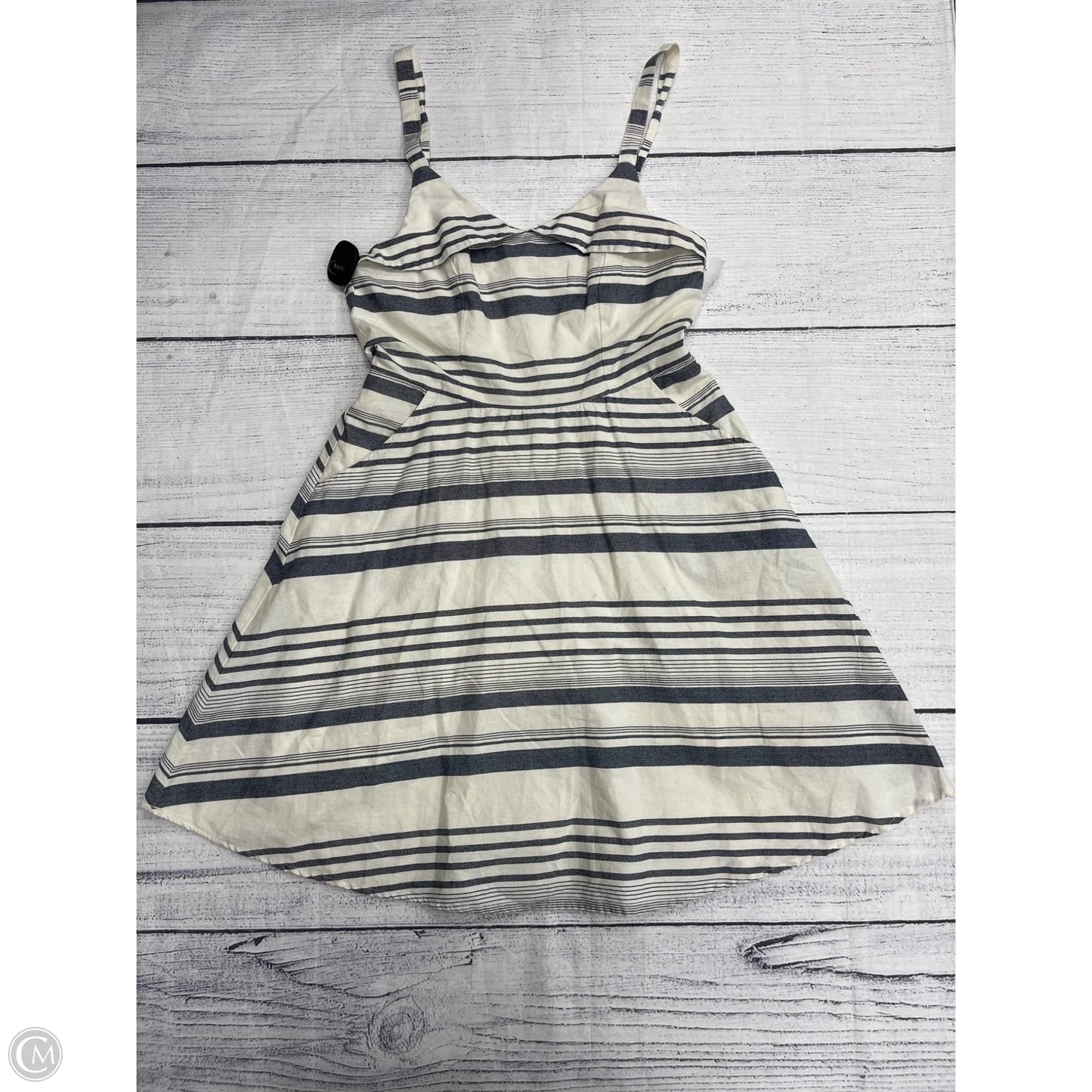 Dress Casual Short By Jun & Ivy In Cream, Size: M