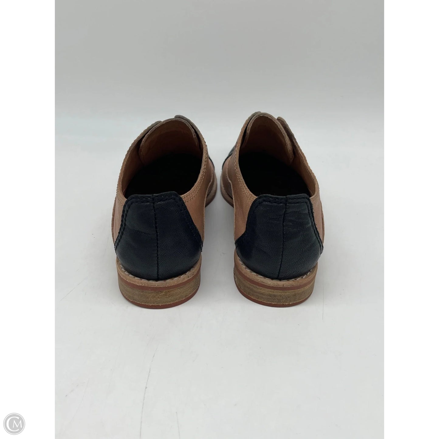 Shoes Flats By Cmb In Tan, Size: 7.5