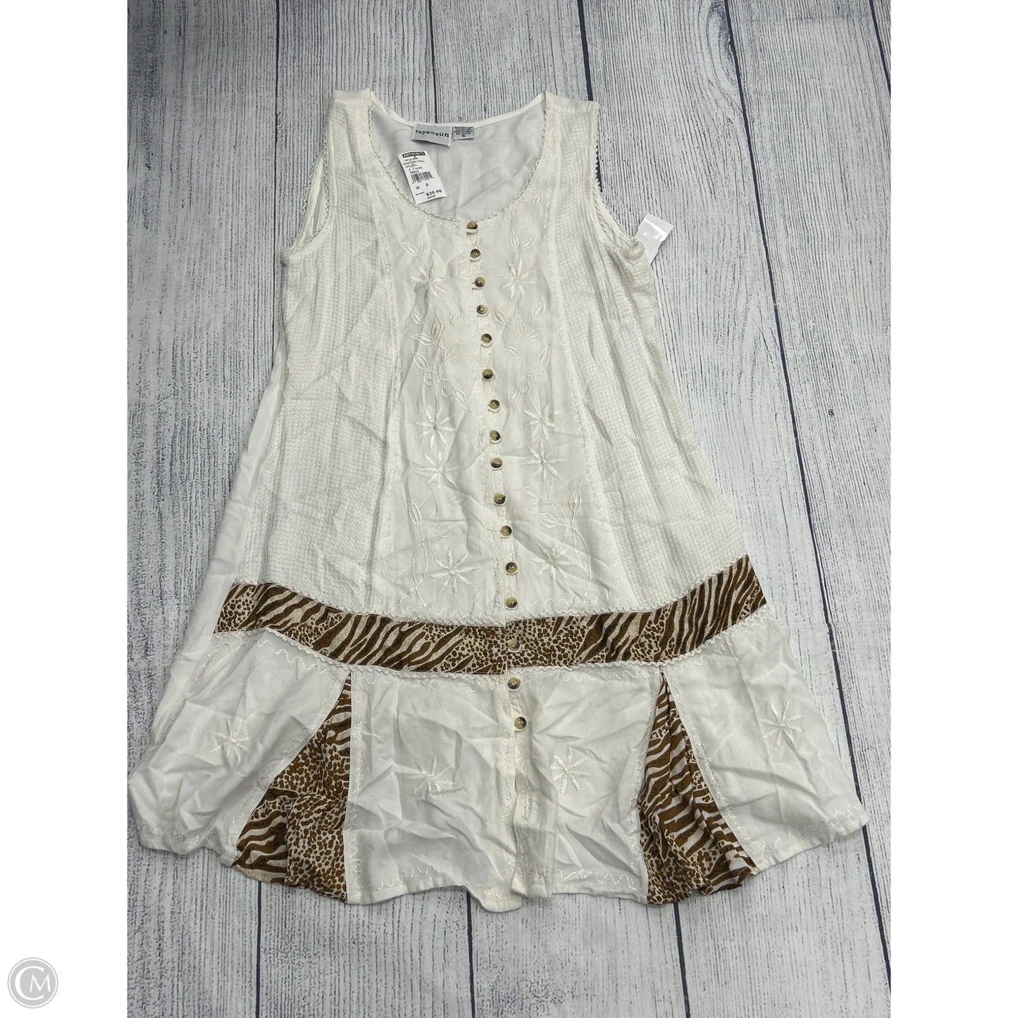 Dress Casual Short By Clothes Mentor In White, Size: S