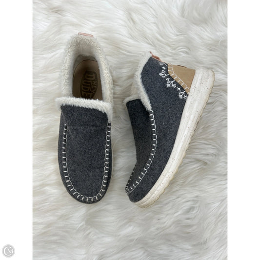 Shoes Flats By Hey Dude In Grey, Size: 7
