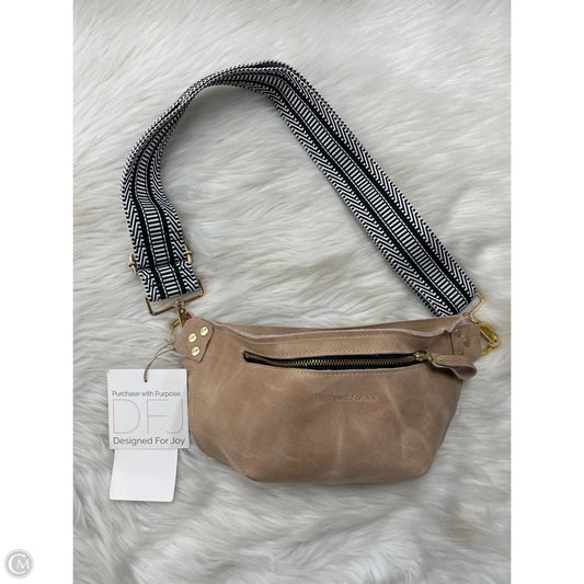 Belt Bag By Clothes Mentor, Size: Medium