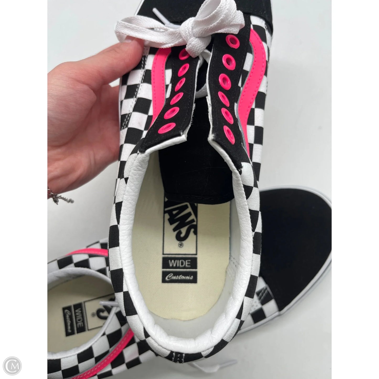 Shoes Sneakers By Vans In Black & White, Size: 13