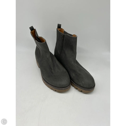 Boots Ankle Flats By Clothes Mentor In Grey, Size: 10