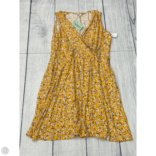 Dress Casual Short By Clothes Mentor In Yellow, Size: 3x
