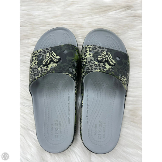 Sandals Flats By Crocs In Green, Size: 8