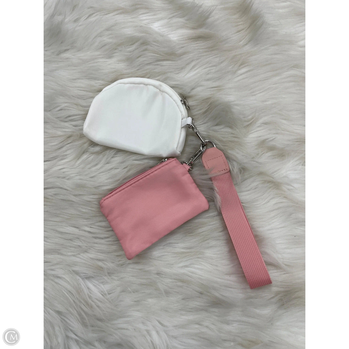Wristlet By Clothes Mentor, Size: Small