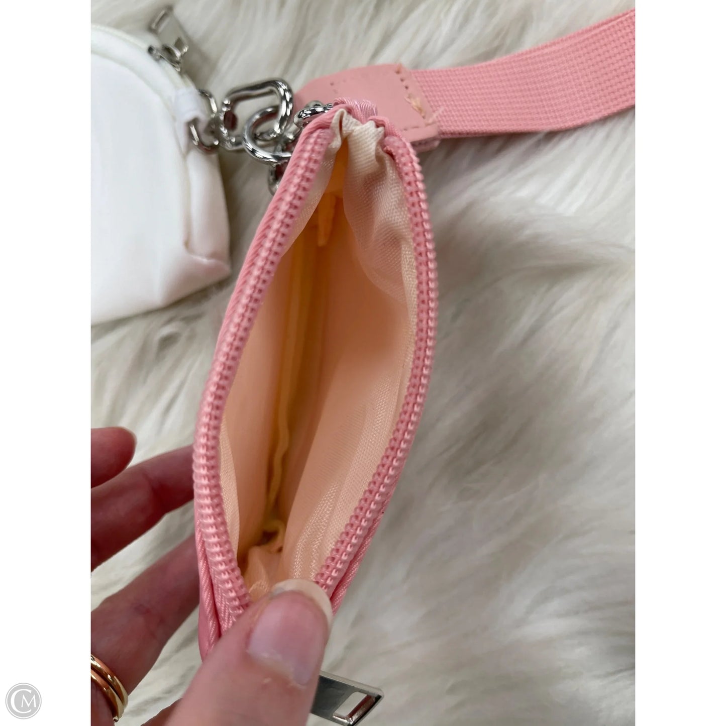 Wristlet By Clothes Mentor, Size: Small