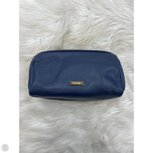 Makeup Bag By Cmf, Size: Medium