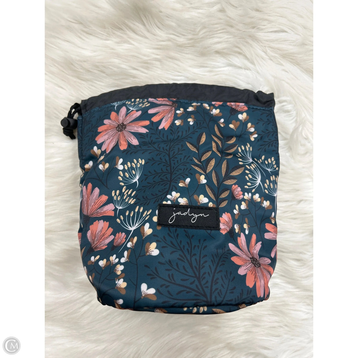 Makeup Bag By Clothes Mentor, Size: Medium