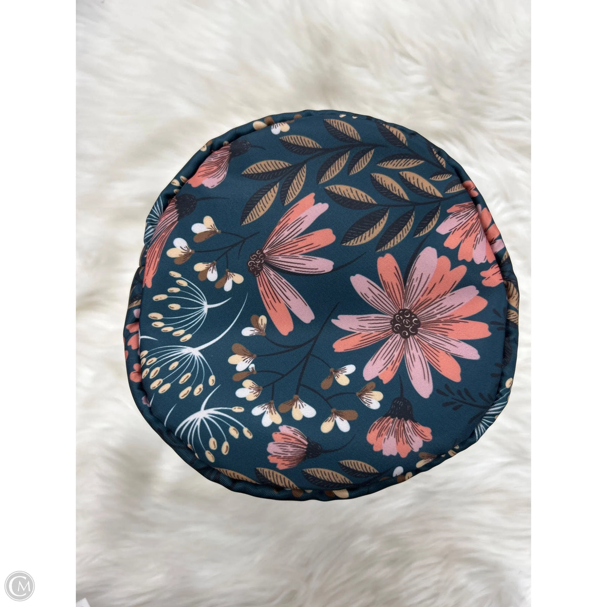 Makeup Bag By Clothes Mentor, Size: Medium
