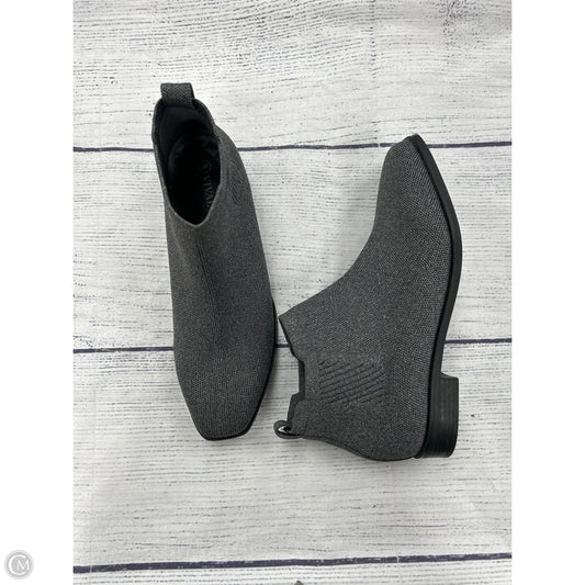 Boots Ankle Flats By Vivaia In Grey, Size: 9.5