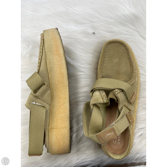 Shoes Flats By Clarks In Tan, Size: 9