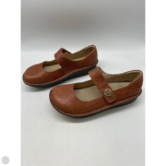 Shoes Flats By Alegria In Brown, Size: 10