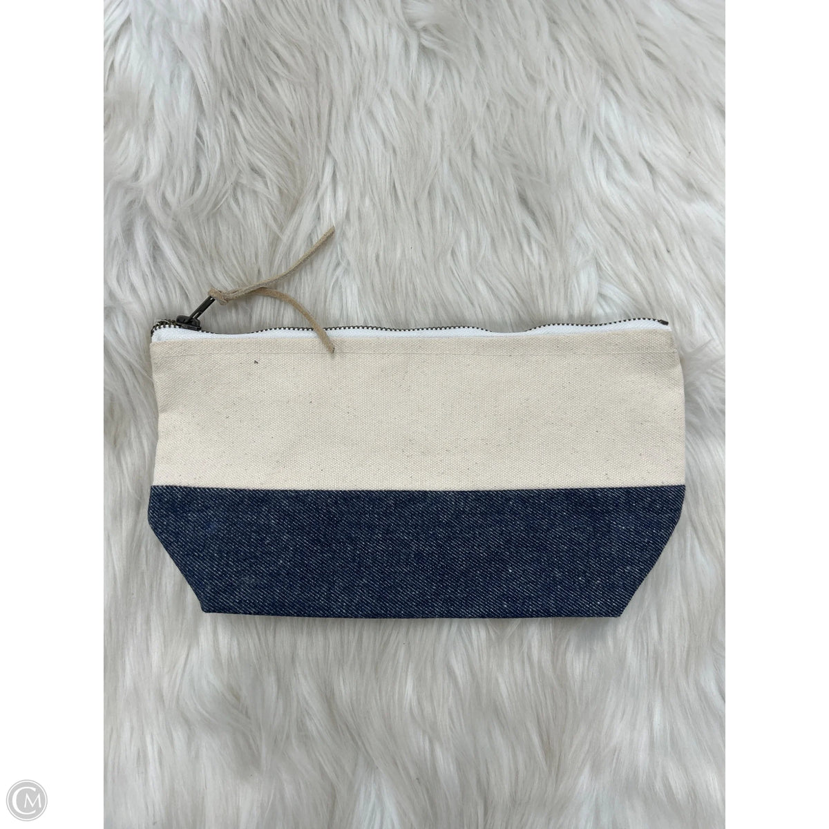 Clutch By Clothes Mentor, Size: Small