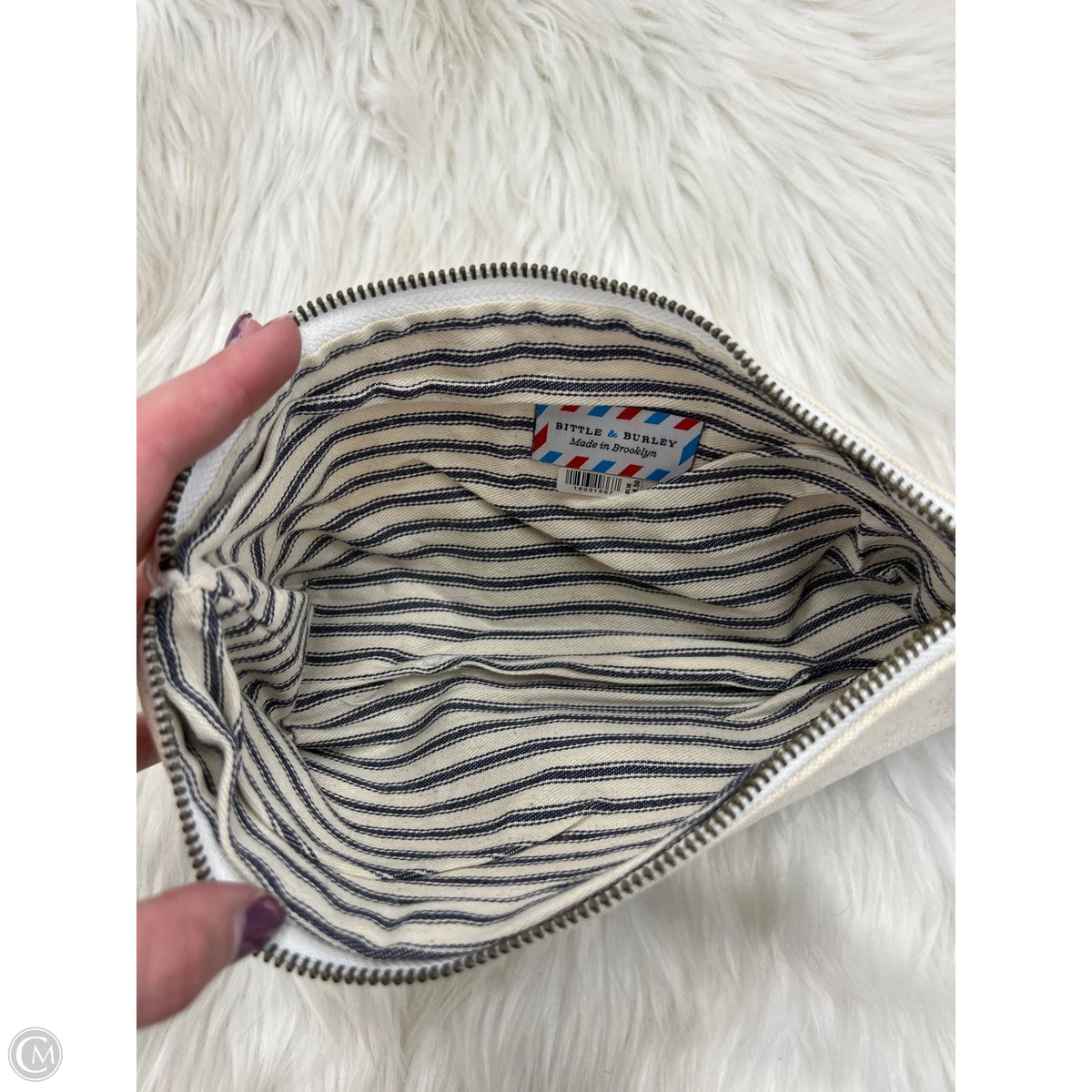 Clutch By Clothes Mentor, Size: Small