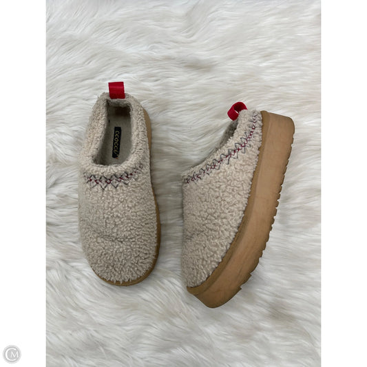 Shoes Flats By Ccocci In Tan, Size: 9