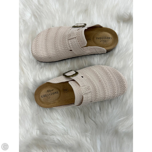 Shoes Athletic By Clothes Mentor In Cream, Size: 7.5