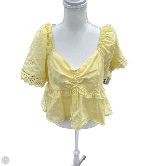 Top Short Sleeve By Celebrity Pink In Yellow, Size: 1x