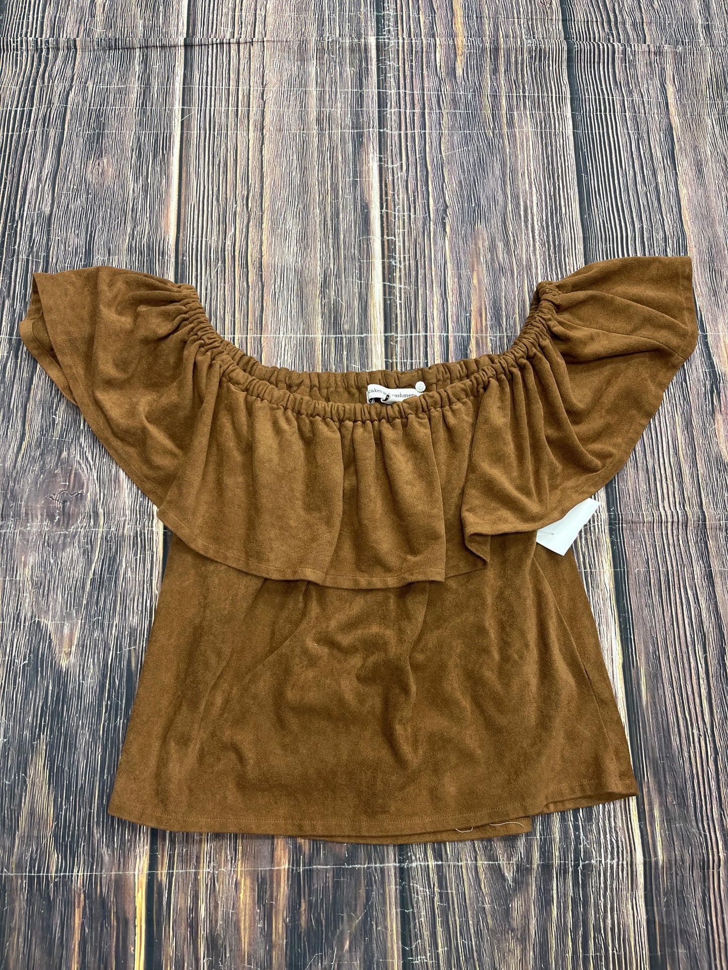 Top Short Sleeve By Cupcakes And Cashmere  Size: M