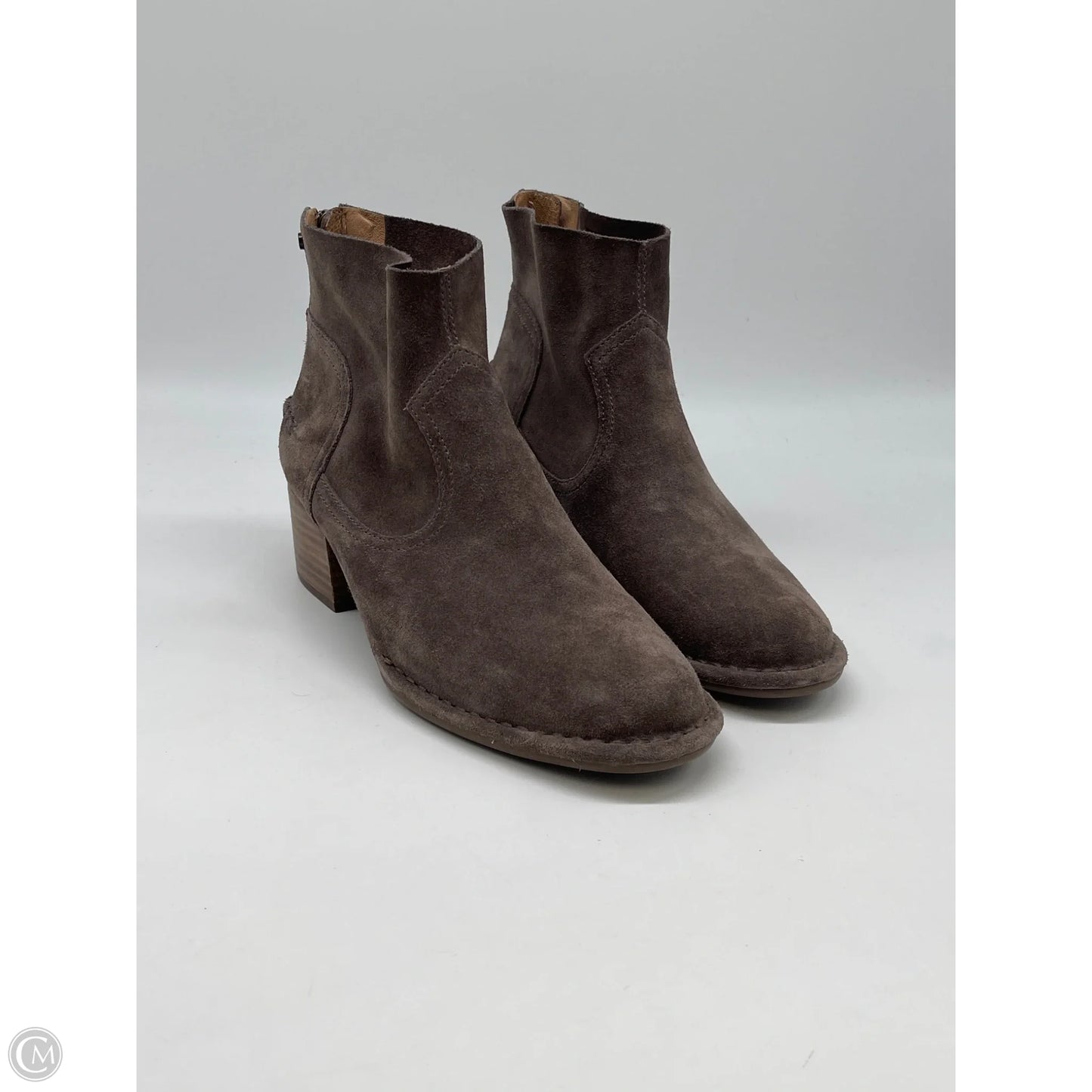 Boots Designer By Ugg In Brown, Size: 8