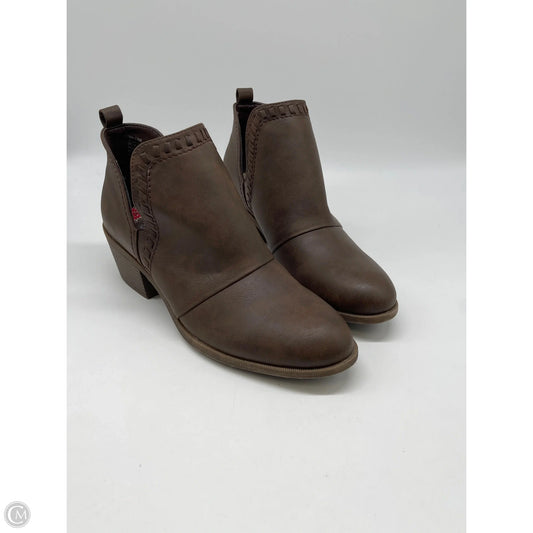 Boots Ankle Heels By Clothes Mentor In Brown, Size: 9.5
