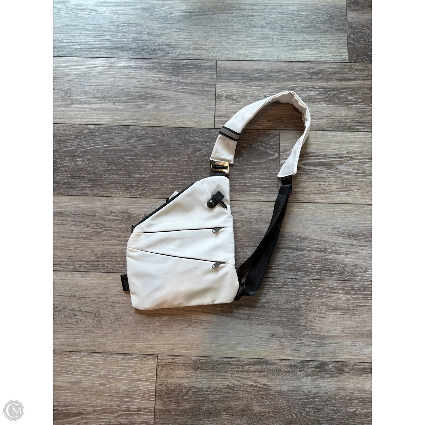 Crossbody By Clothes Mentor, Size: Medium