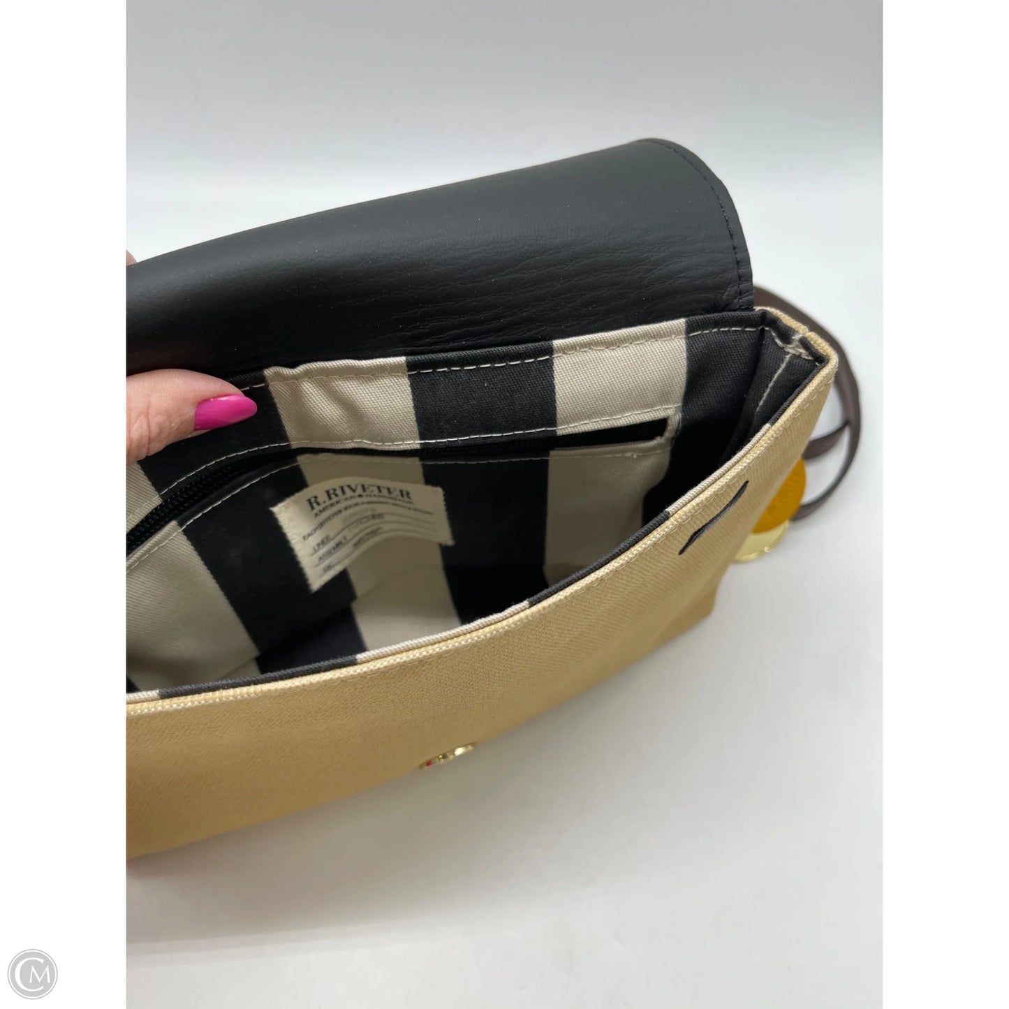 Crossbody By Clothes Mentor, Size: Small