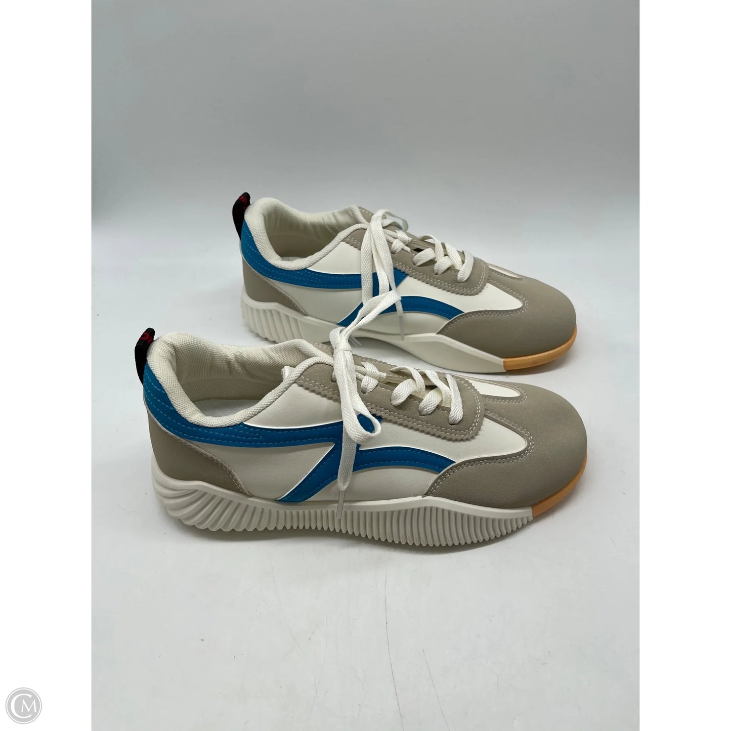 Shoes Sneakers By Clothes Mentor In White, Size: 10