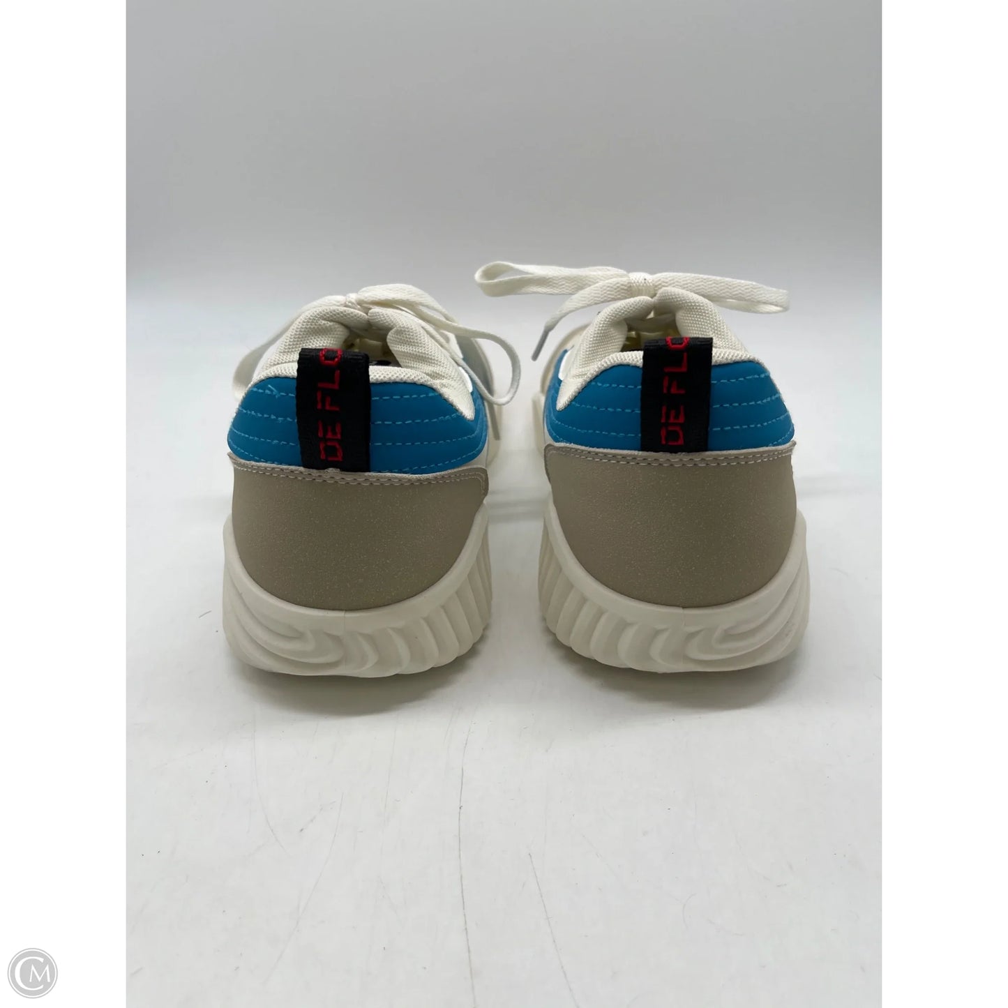 Shoes Sneakers By Clothes Mentor In White, Size: 10