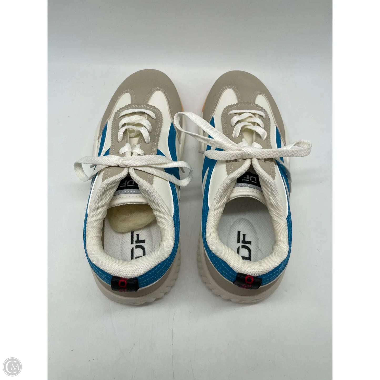 Shoes Sneakers By Clothes Mentor In White, Size: 10