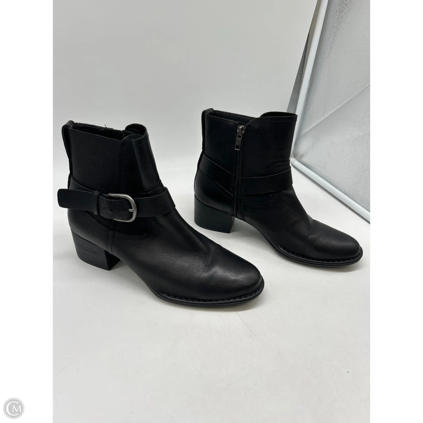 Boots Designer By Ugg In Black, Size: 9