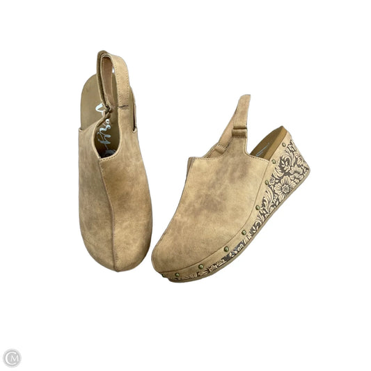 Shoes Heels Wedge By Very G In Brown, Size: 11